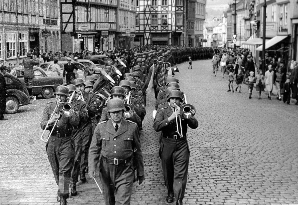Einmarsch in Eschwege 1953 Richtung Marktplatz