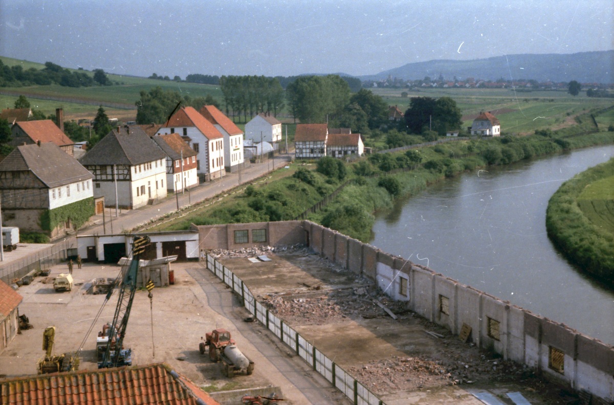 Abriss des LPG-Gebäudes in Wahlhausen 1988