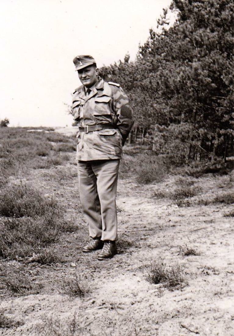 Hauptmann Michalek im Gelände